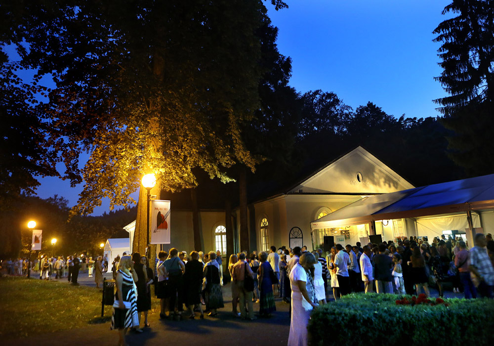 Konsertin taukoteltta Dusznki Zdrój'ssa