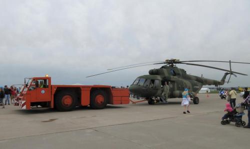 Mi-17 on kuljetushelikopteri, jota voidaan käyttää myös rynnäkkökäytössä. 