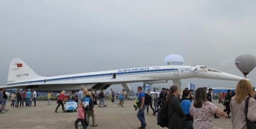 Tupolev Tu-144 MAKS 2017.Tupolev Tu-144 oli maailman ensimmäinen yliäänimatkustajakone. Ensimmäinen reittilento Moskovasta Alma Ataan 26.12 1975.